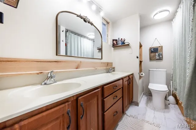 $129,900 | 1 Cedar Hill Street, Belleville, IL 62223