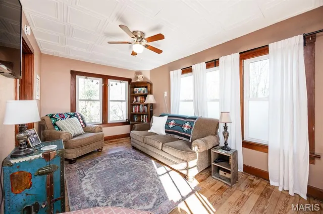 $129,900 | 1 Cedar Hill Street, Belleville, IL 62223