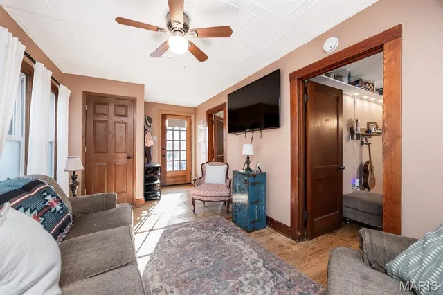 $129,900 | 1 Cedar Hill Street, Belleville, IL 62223