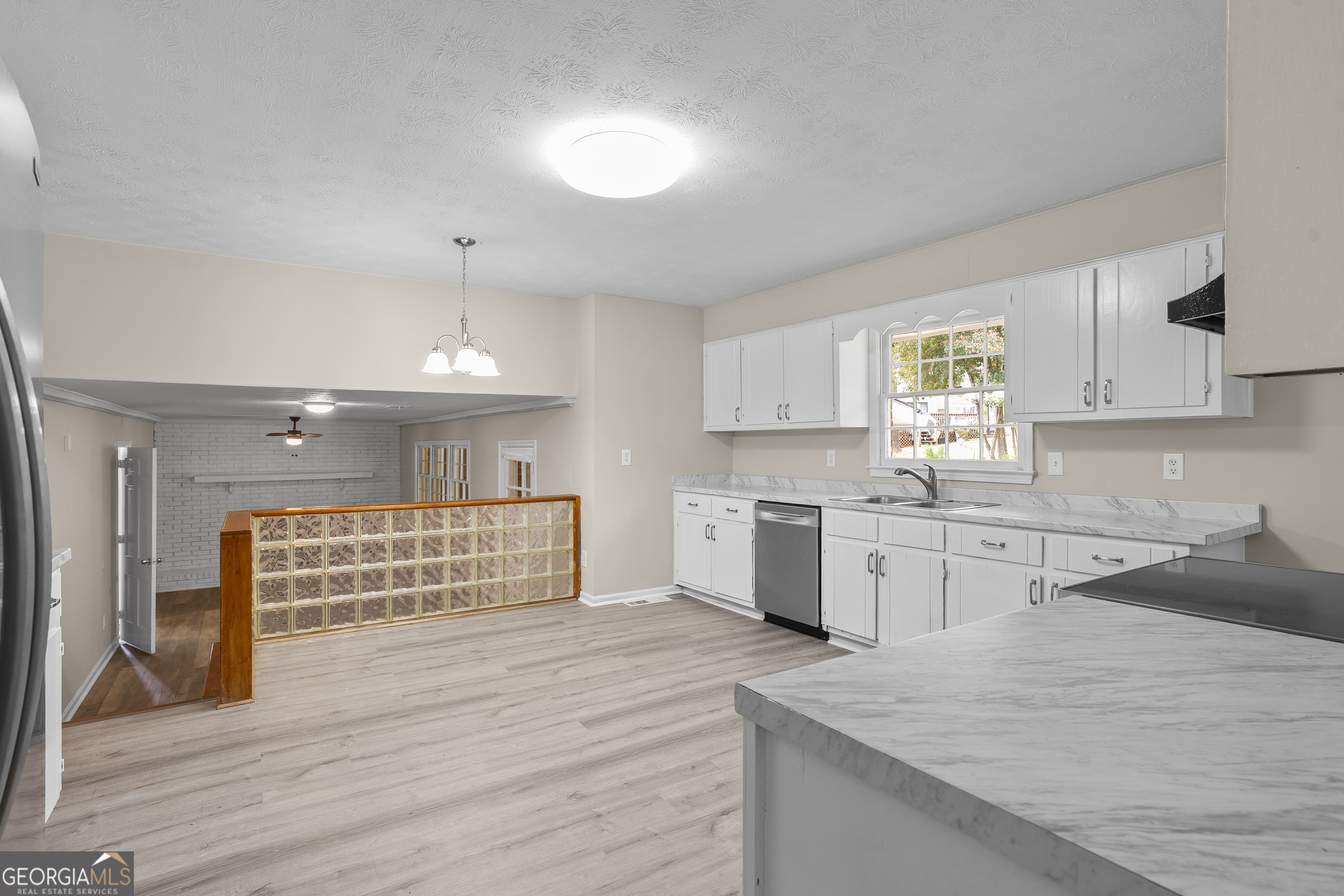 3219 Rondelay Drive Lithonia, GA 30038 - Photo 7 of 25