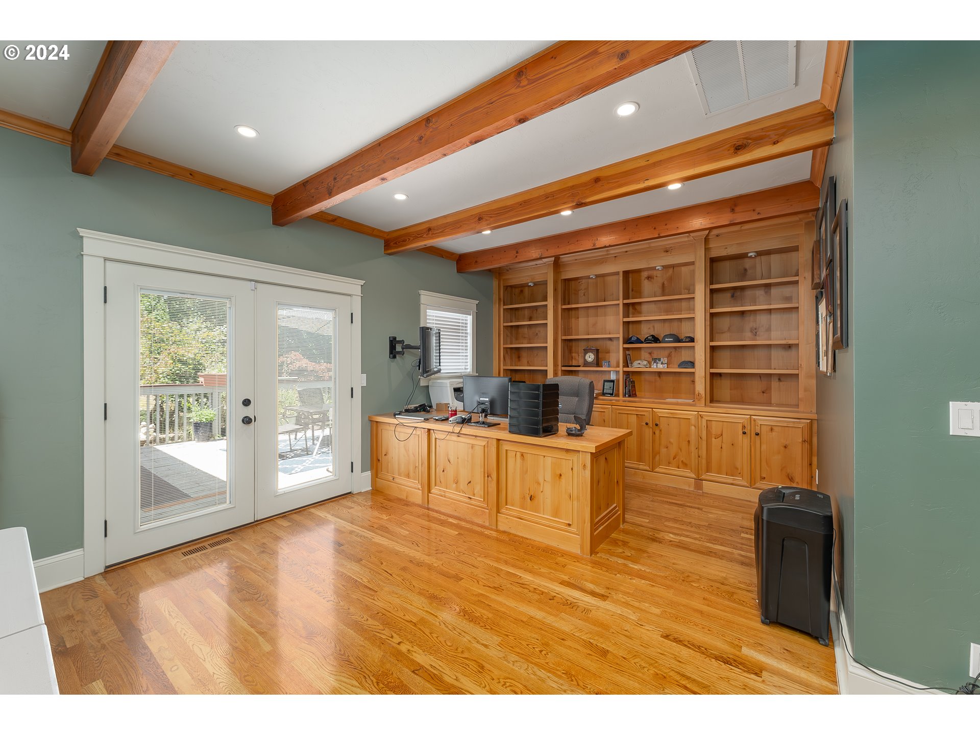 380 Southeast Summit Drive Roseburg, OR 97470 - Photo 11 of 33 Den/Office