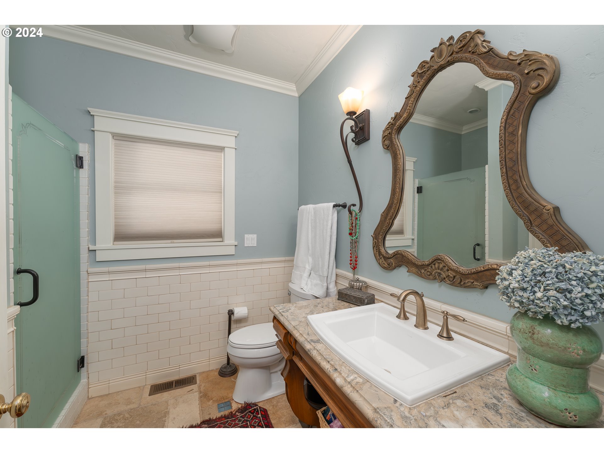 380 Southeast Summit Drive Roseburg, OR 97470 - Photo 12 of 33 Bathroom