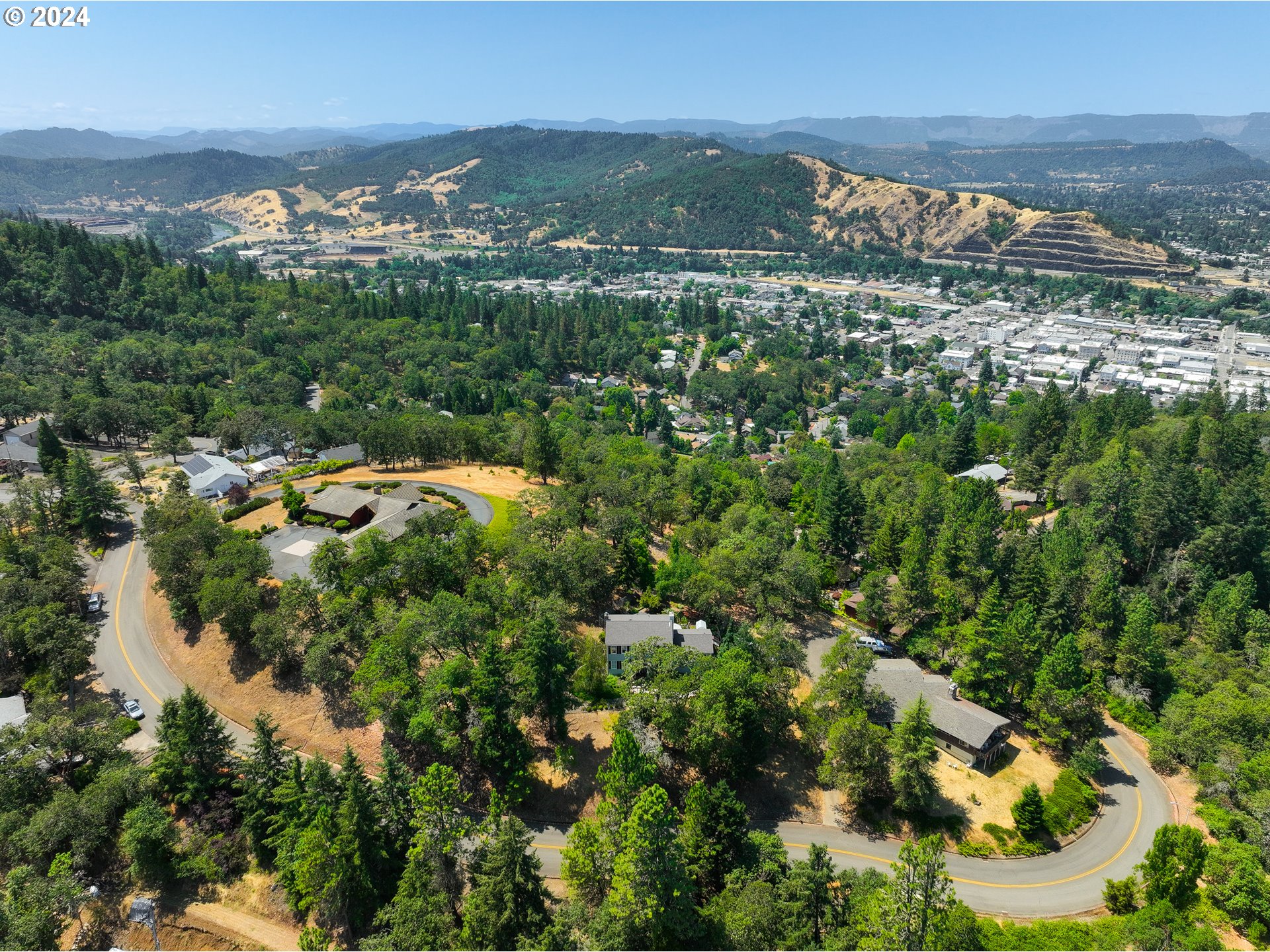 380 Southeast Summit Drive Roseburg, OR 97470 - Photo 31 of 33