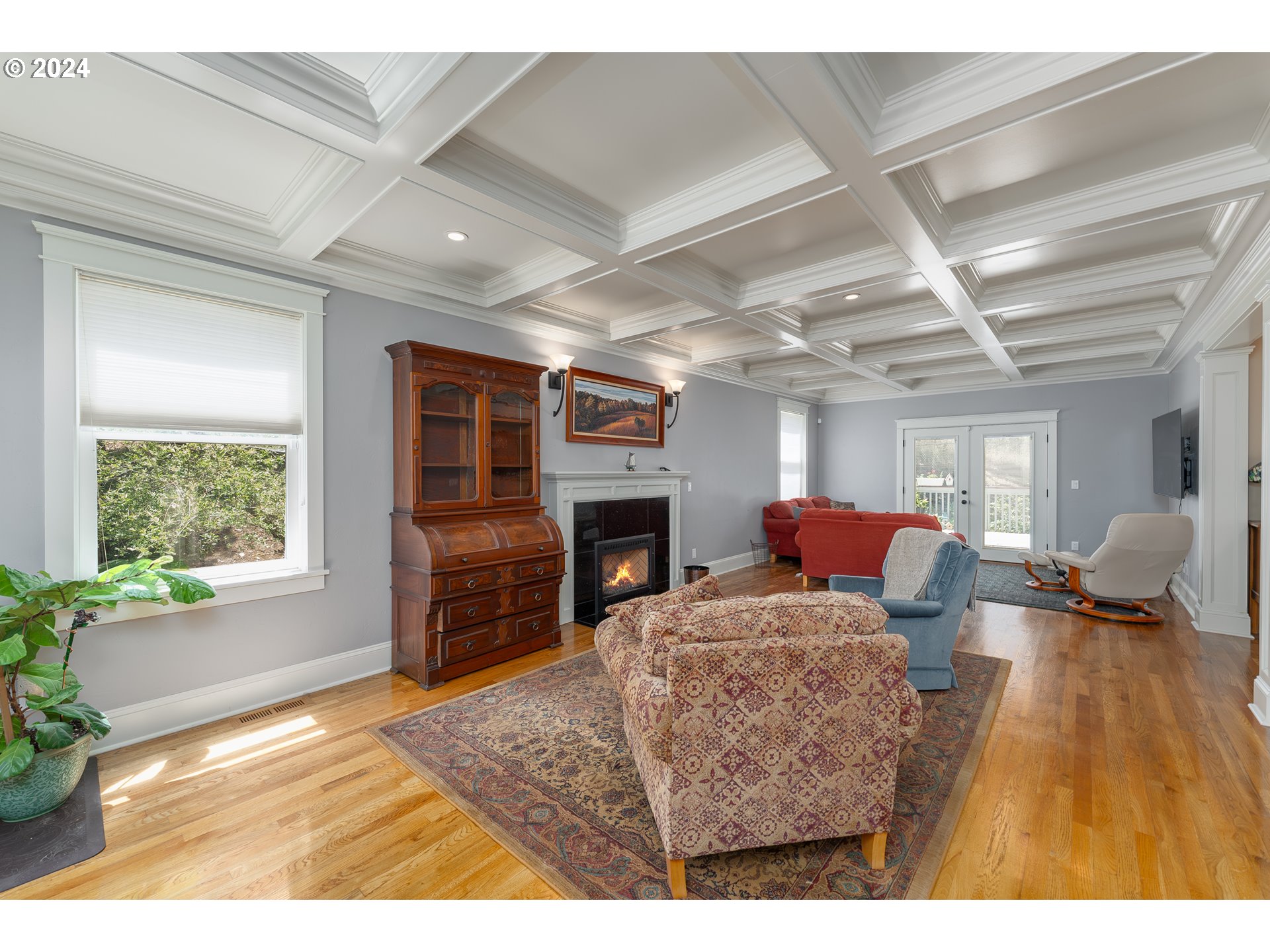 380 Southeast Summit Drive Roseburg, OR 97470 - Photo 4 of 33 Living Room