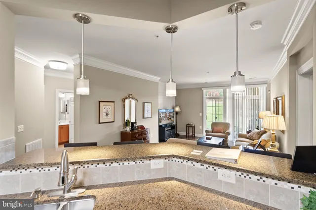 $464,900 | 15251 Royal Crest Drive, Unit 103, Haymarket, VA 20169