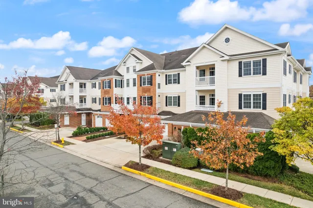 $464,900 | 15251 Royal Crest Drive, Unit 103, Haymarket, VA 20169