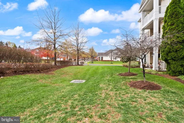 $464,900 | 15251 Royal Crest Drive, Unit 103, Haymarket, VA 20169