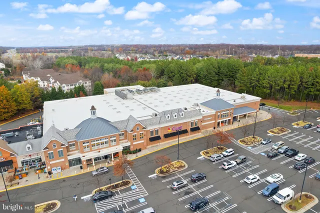 $464,900 | 15251 Royal Crest Drive, Unit 103, Haymarket, VA 20169