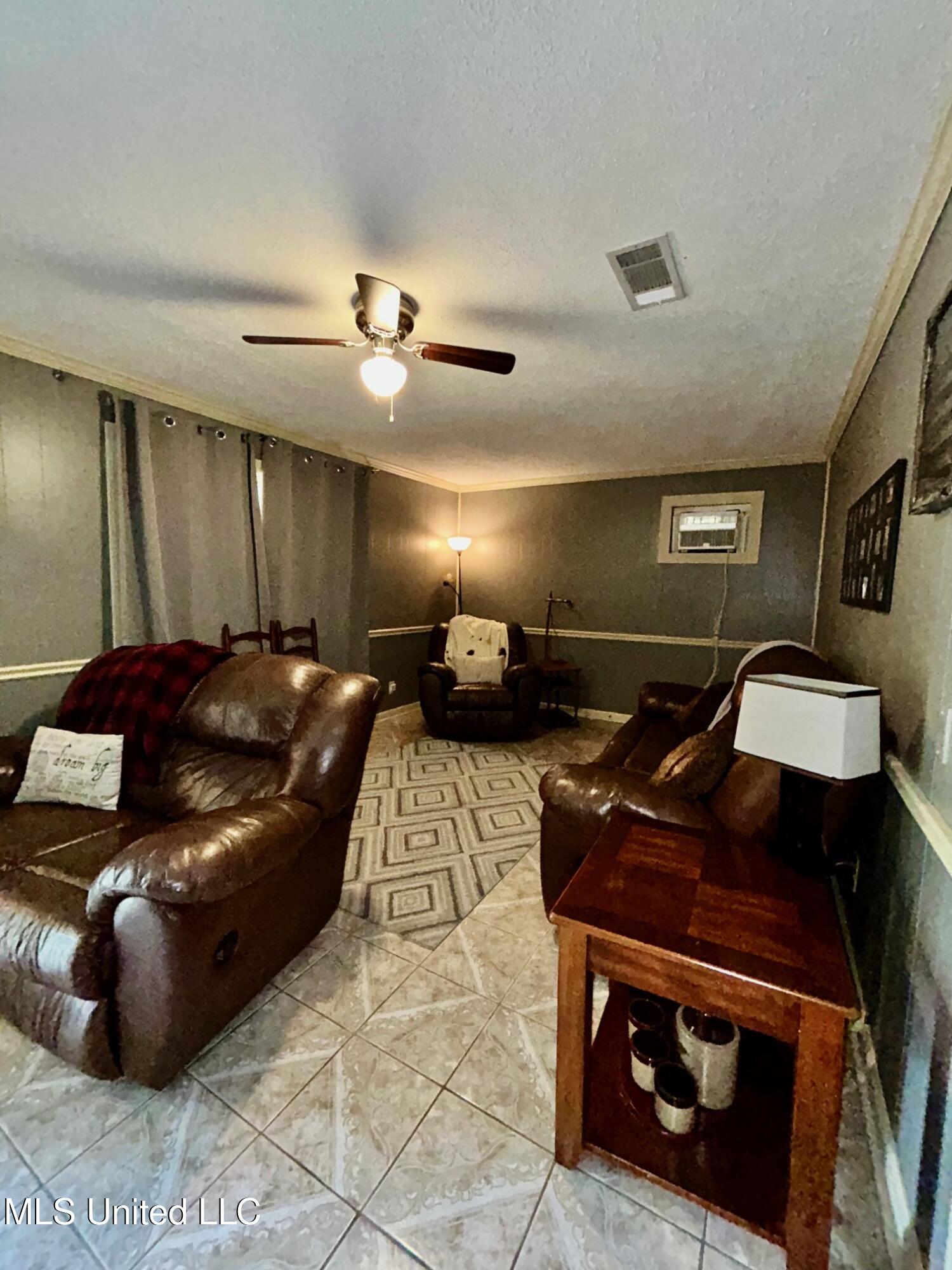 309 College Street Carthage, MS 39051 - Photo 11 of 37 IMG_1934