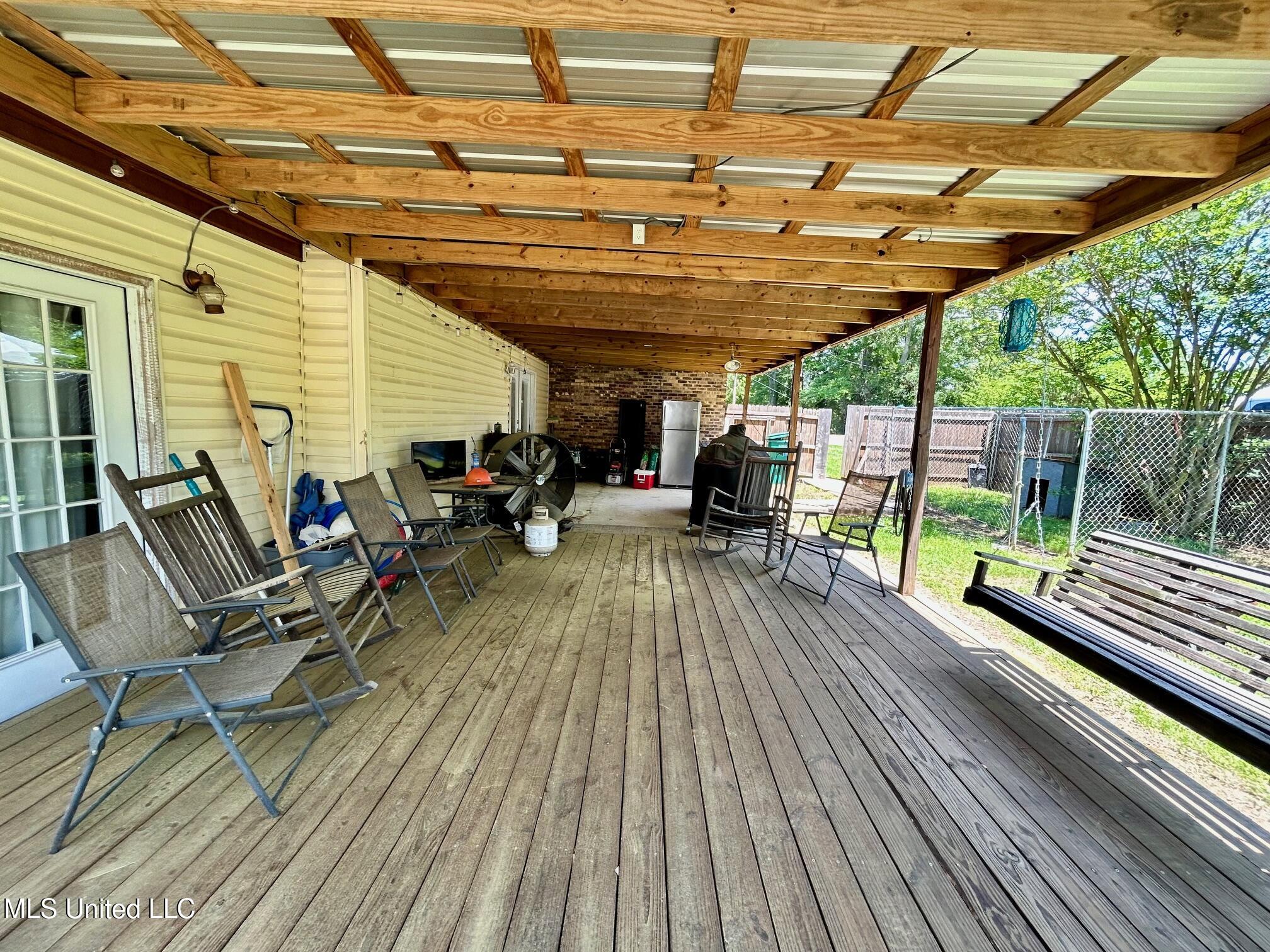 309 College Street Carthage, MS 39051 - Photo 5 of 37 IMG_1344