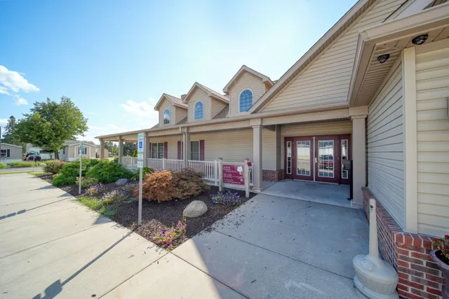 $74,900 | 243 Kirk, Adrian, MI 49221