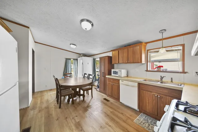 $74,900 | 243 Kirk, Adrian, MI 49221