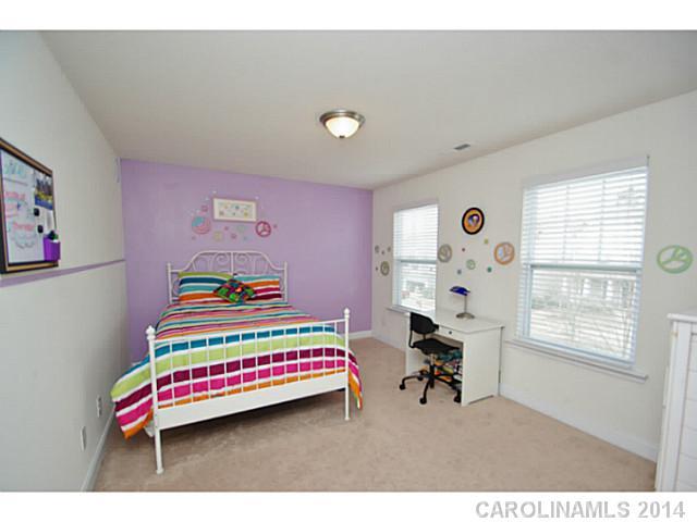 2005 Fallondale Road, Unit 921 Waxhaw, NC 28173 - Photo 10 of 16 a room with furniture and a window