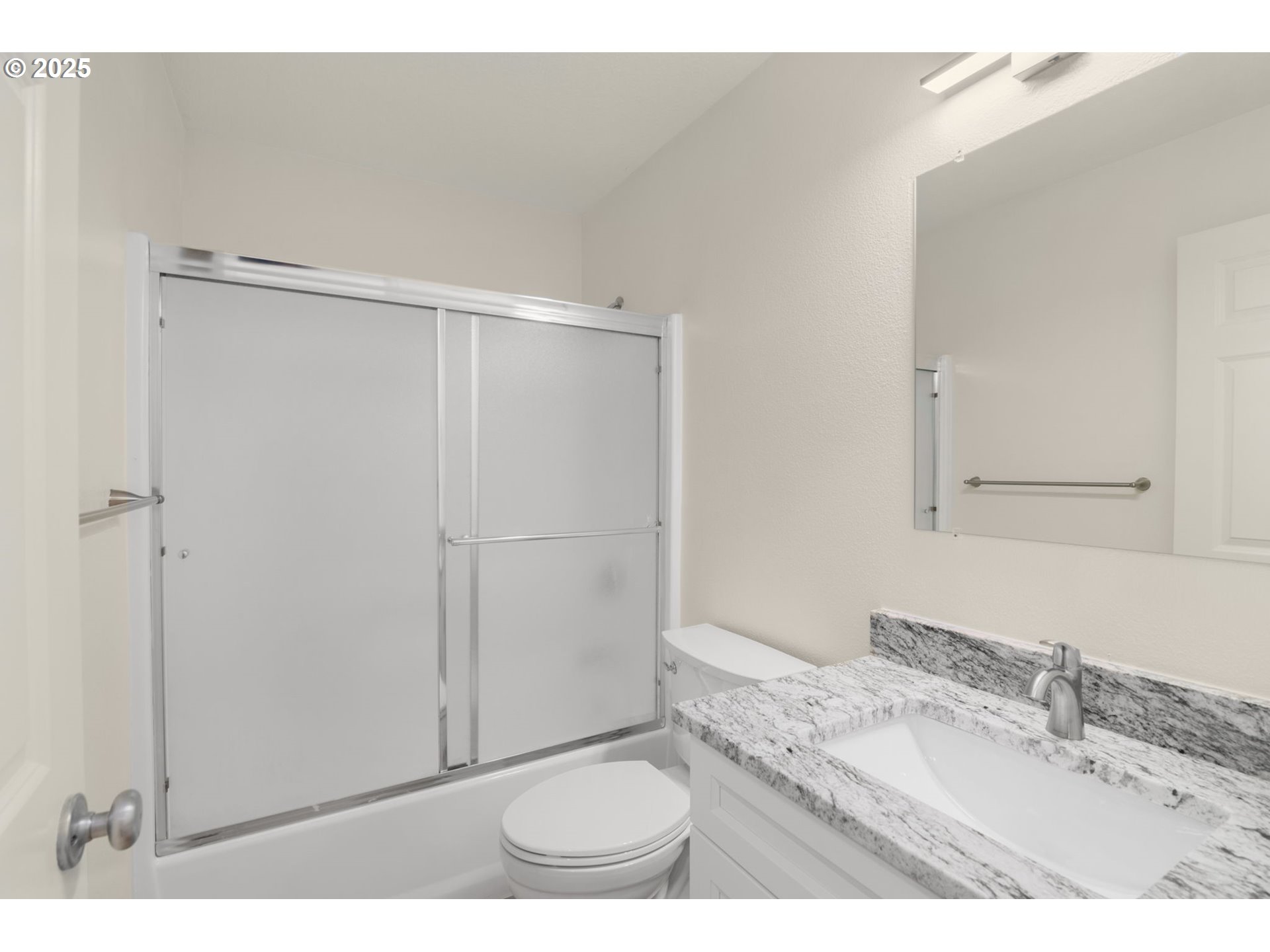 18568 Southwest Muirfield Street Beaverton, OR 97003 - Photo 20 of 24 Bathroom