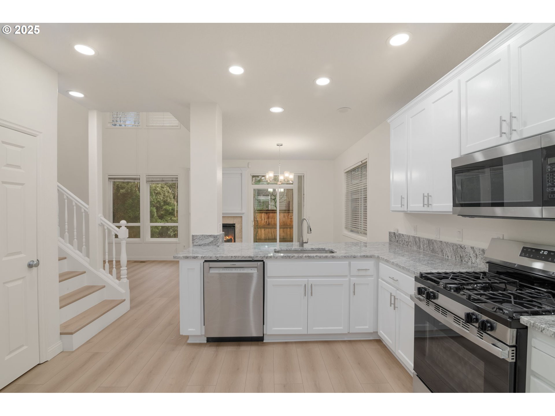 18568 Southwest Muirfield Street Beaverton, OR 97003 - Photo 5 of 24