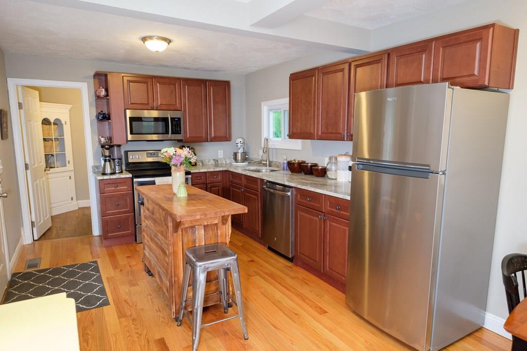 214 Totman Road Lowell, MA 01854 - Photo 12 of 31 Gallery Image 12