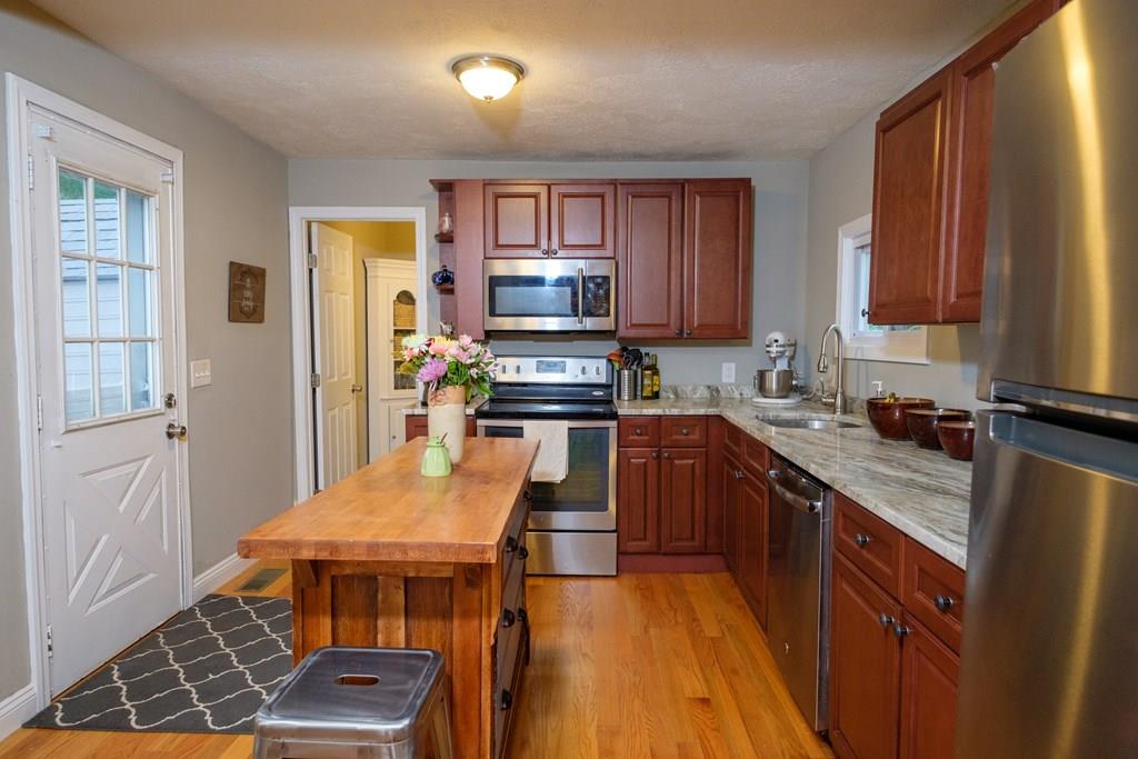 214 Totman Road Lowell, MA 01854 - Photo 16 of 31 Gallery Image 16