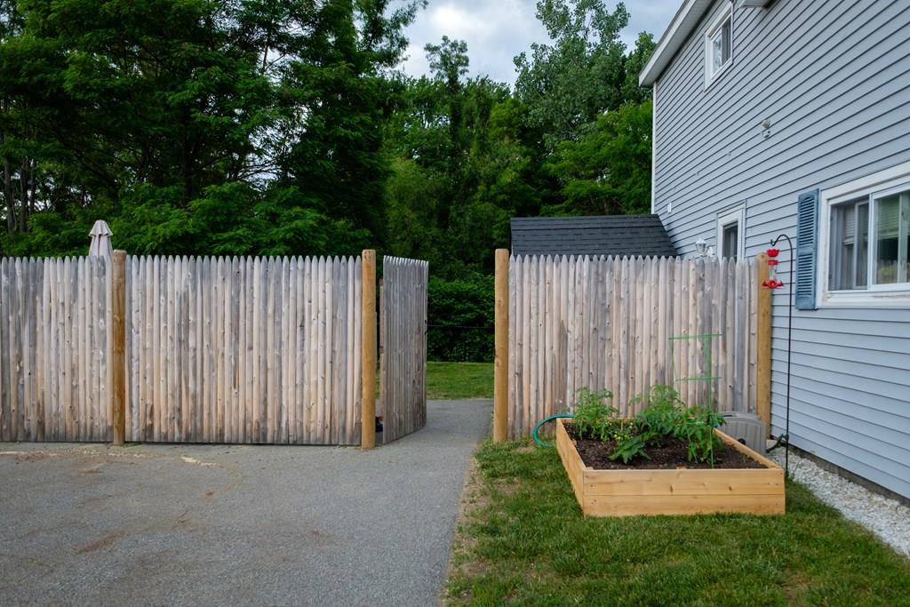 214 Totman Road Lowell, MA 01854 - Photo 9 of 31 Gallery Image 9
