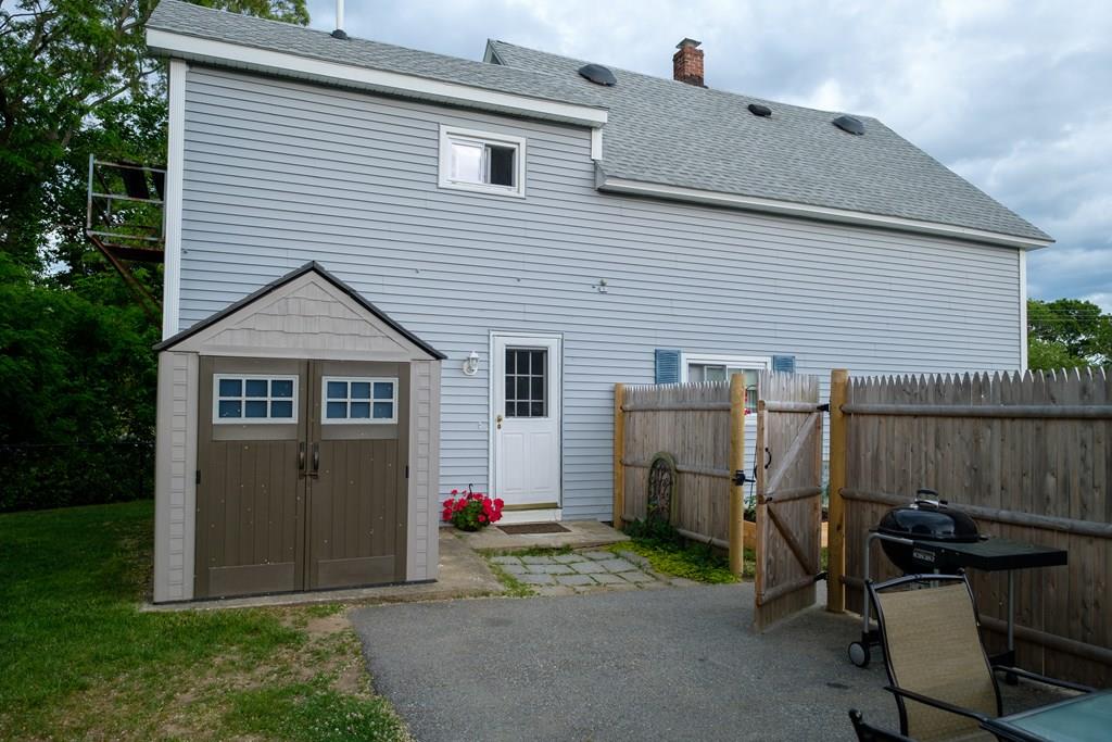 214 Totman Road Lowell, MA 01854 - Photo 10 of 31 Gallery Image 10