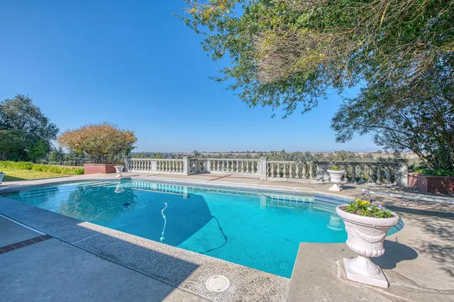 $2,450,000 | 2020 West Alluvial Avenue, Fresno, CA 93711