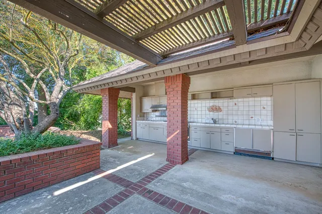 $2,450,000 | 2020 West Alluvial Avenue, Fresno, CA 93711