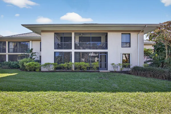 $395,000 | 14 Southeast Turtle Creek Drive, Unit B, Jupiter, FL 33469