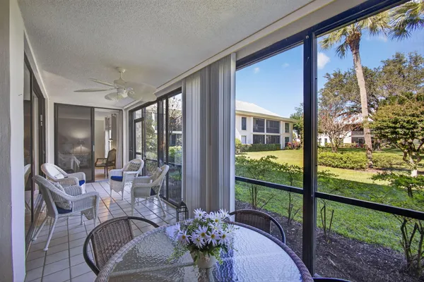 $395,000 | 14 Southeast Turtle Creek Drive, Unit B, Jupiter, FL 33469