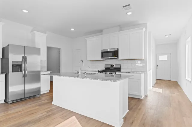 $273,990 | 237 Amy Street, Angleton, TX 77515