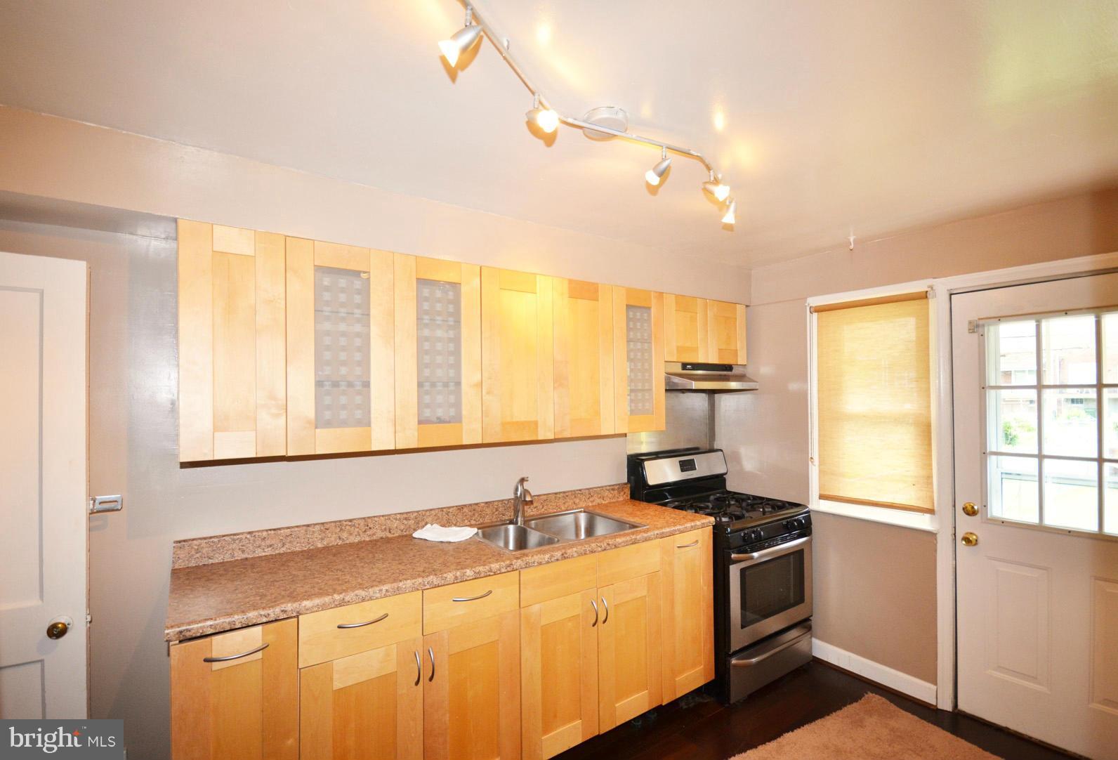 1007 Reverdy Road Baltimore, MD 21212 - Photo 2 of 30 Kitchen