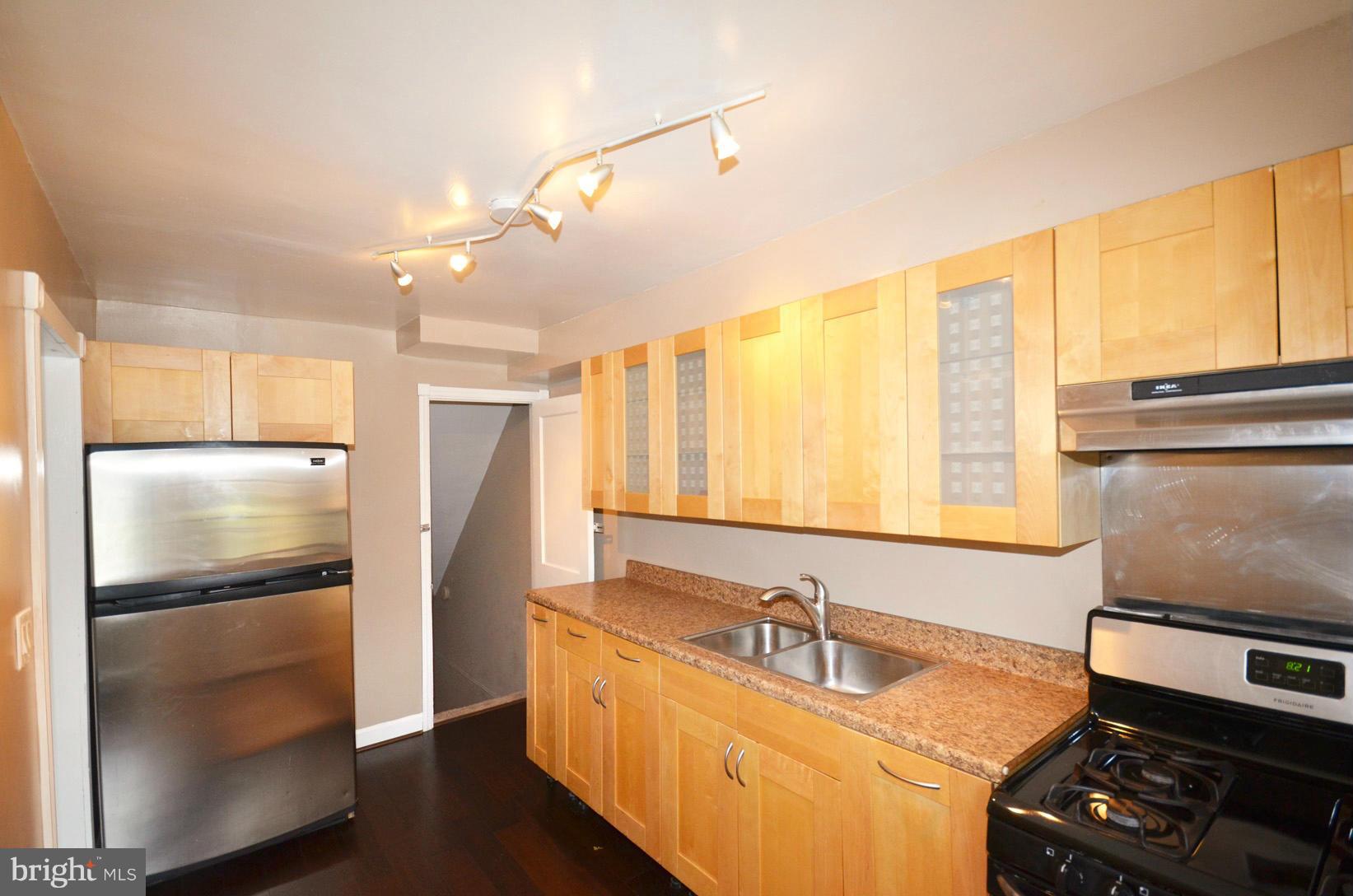 1007 Reverdy Road Baltimore, MD 21212 - Photo 3 of 30 Kitchen