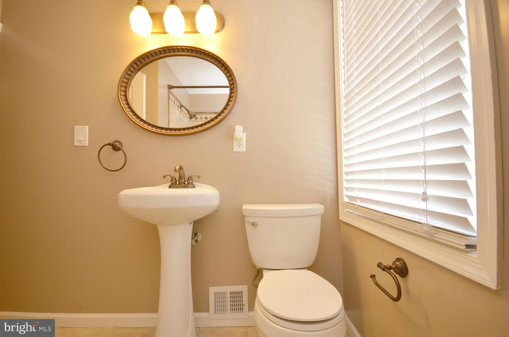 1007 Reverdy Road Baltimore, MD 21212 - Photo 23 of 30 Bath
