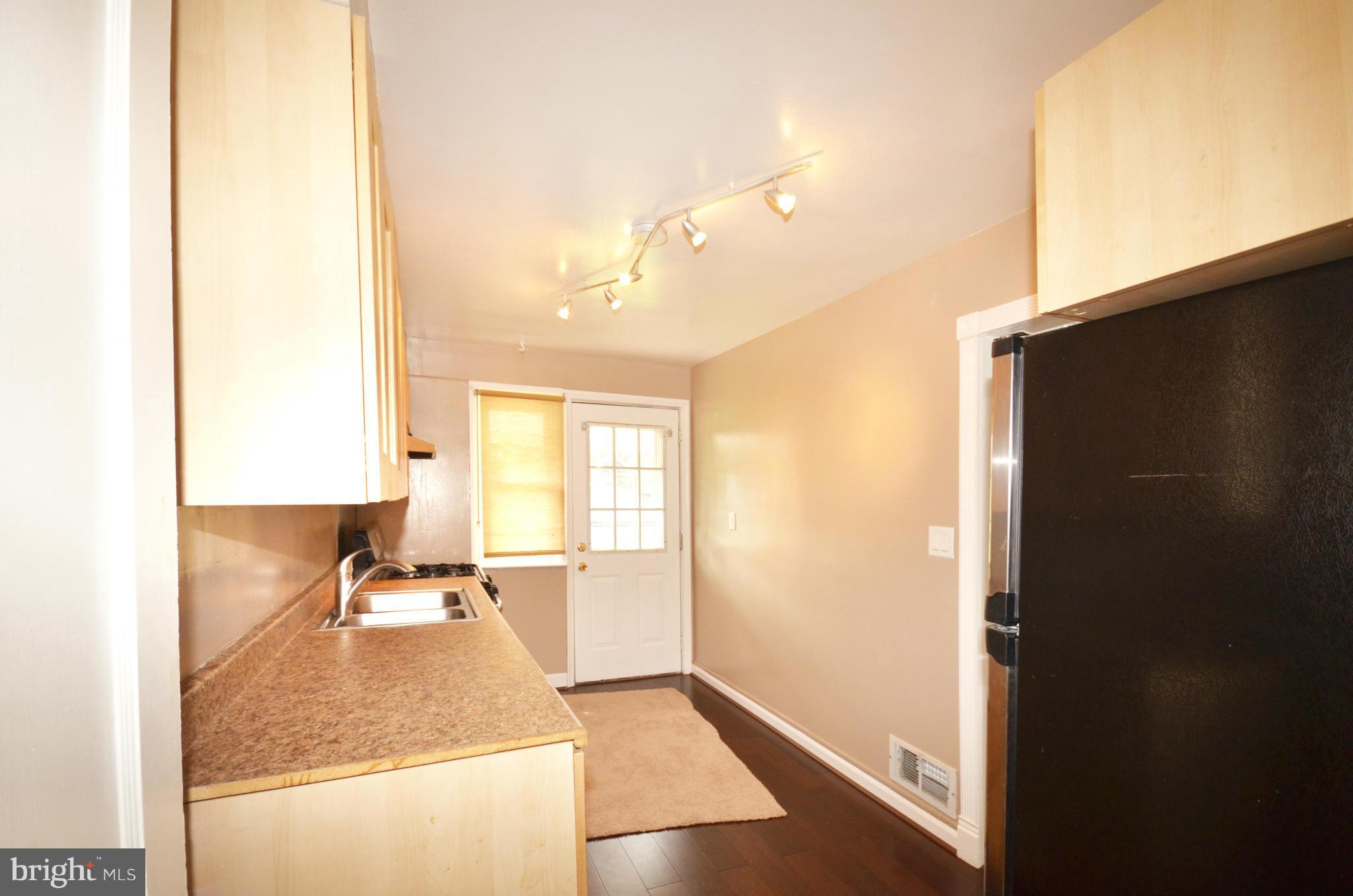 1007 Reverdy Road Baltimore, MD 21212 - Photo 4 of 30 Kitchen
