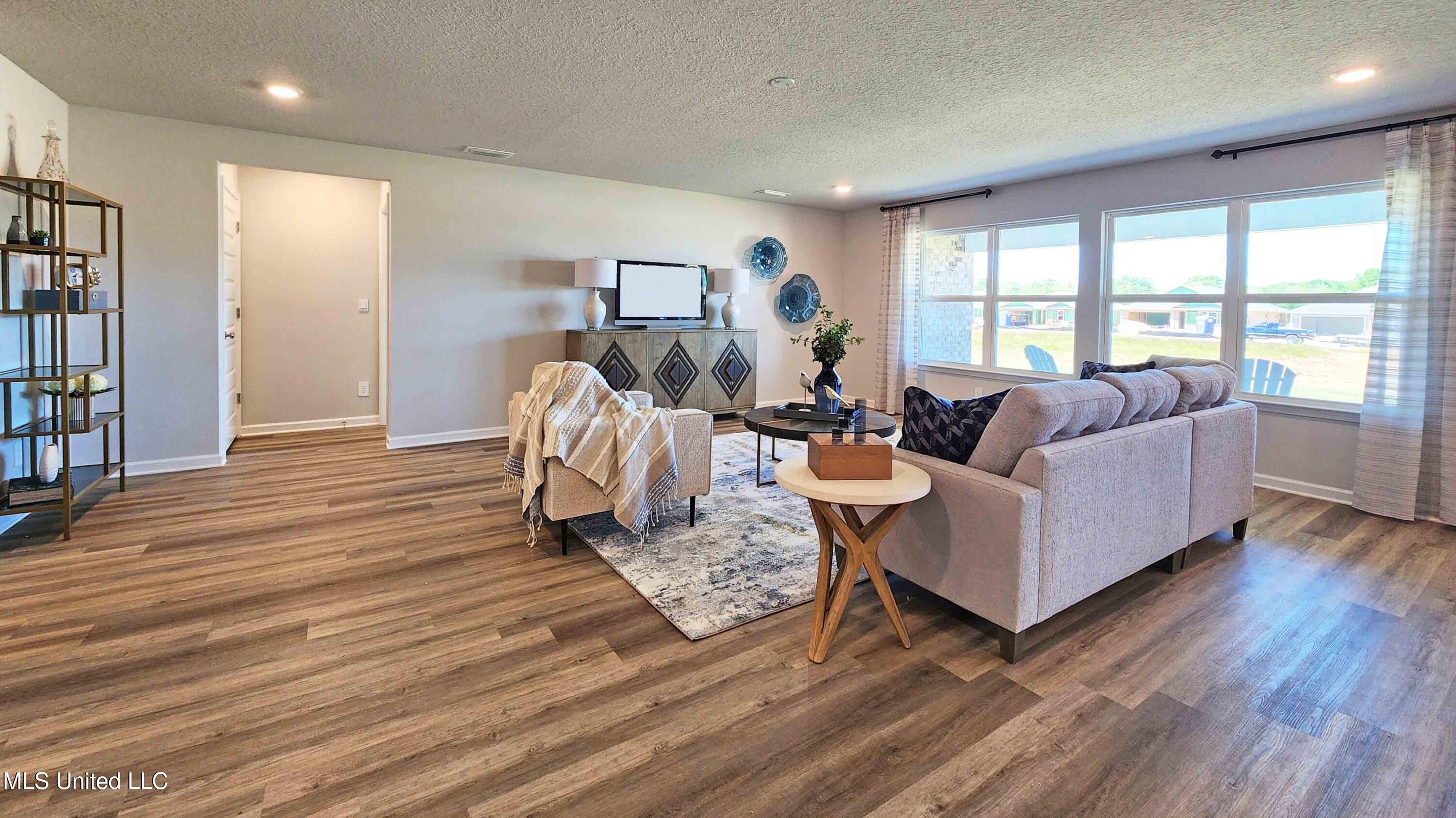 13509 Pond Ridge Way Gulfport, MS 39503 - Photo 7 of 35 Living Area