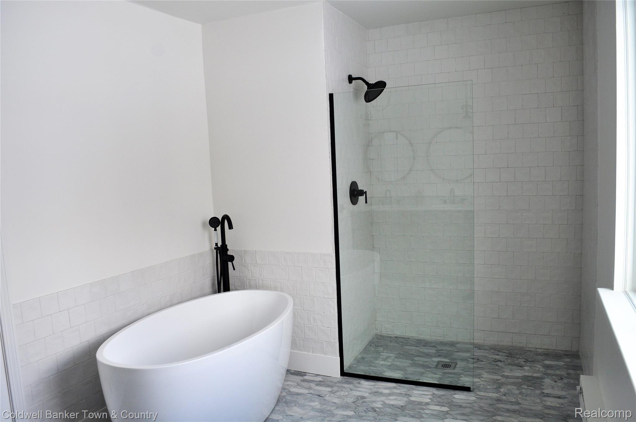 3144 Nisbet Road Pinckney, MI 48169 - Photo 23 of 43 Master Bath