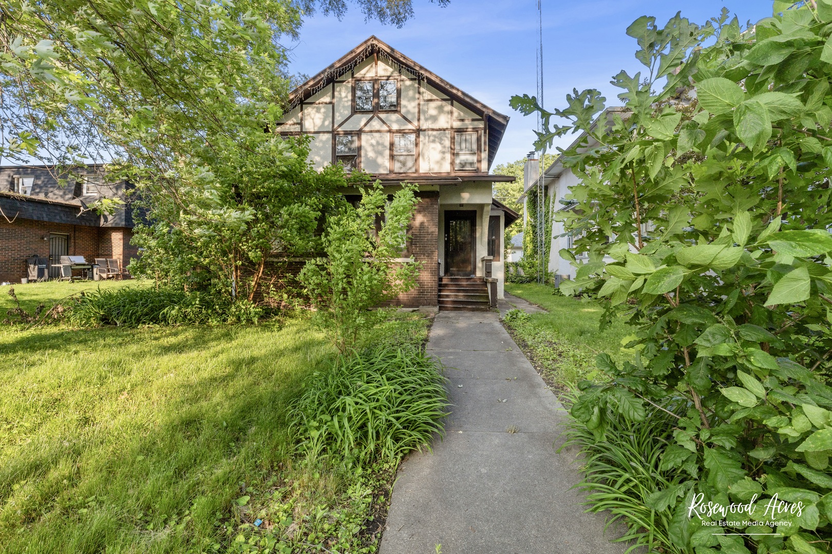 728 Cobb Boulevard Kankakee, IL 60901 - Photo 1 of 1 a view of house with yard and seating area