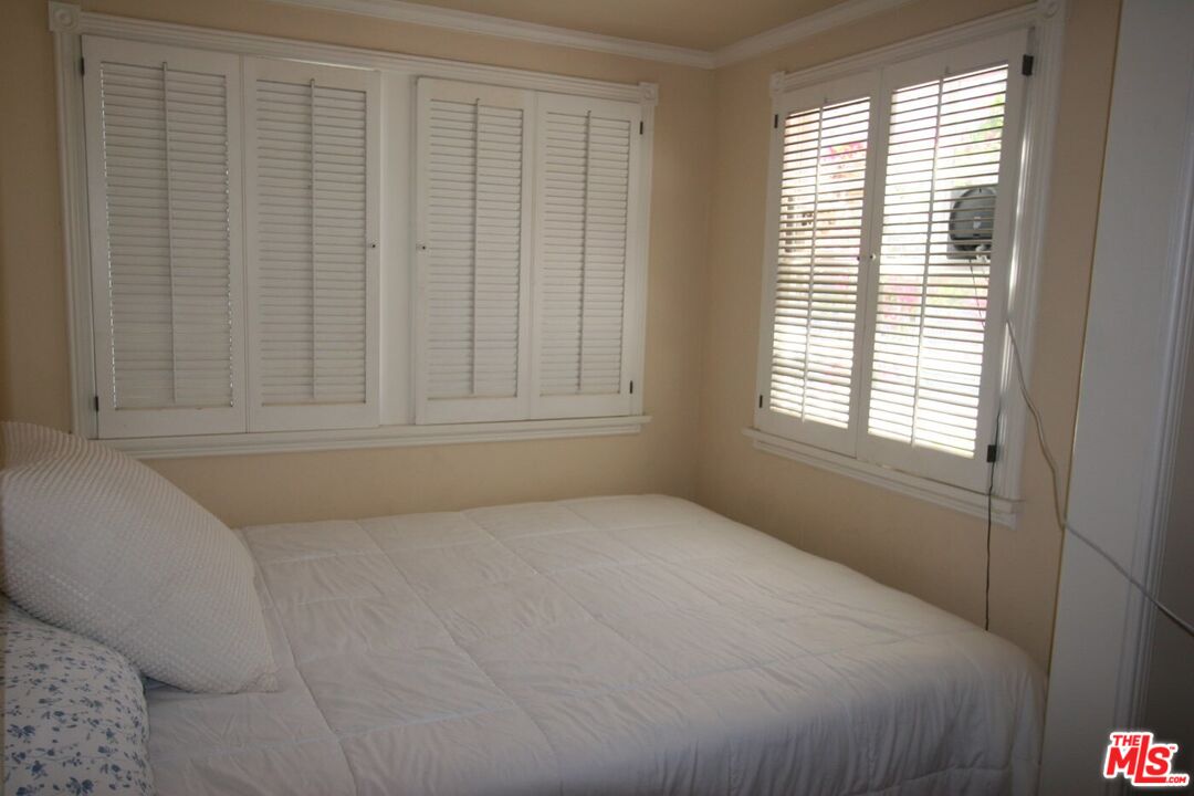 10317 Lauriston Avenue Los Angeles, CA 90025 - Photo 34 of 52 a view of an empty room with a window