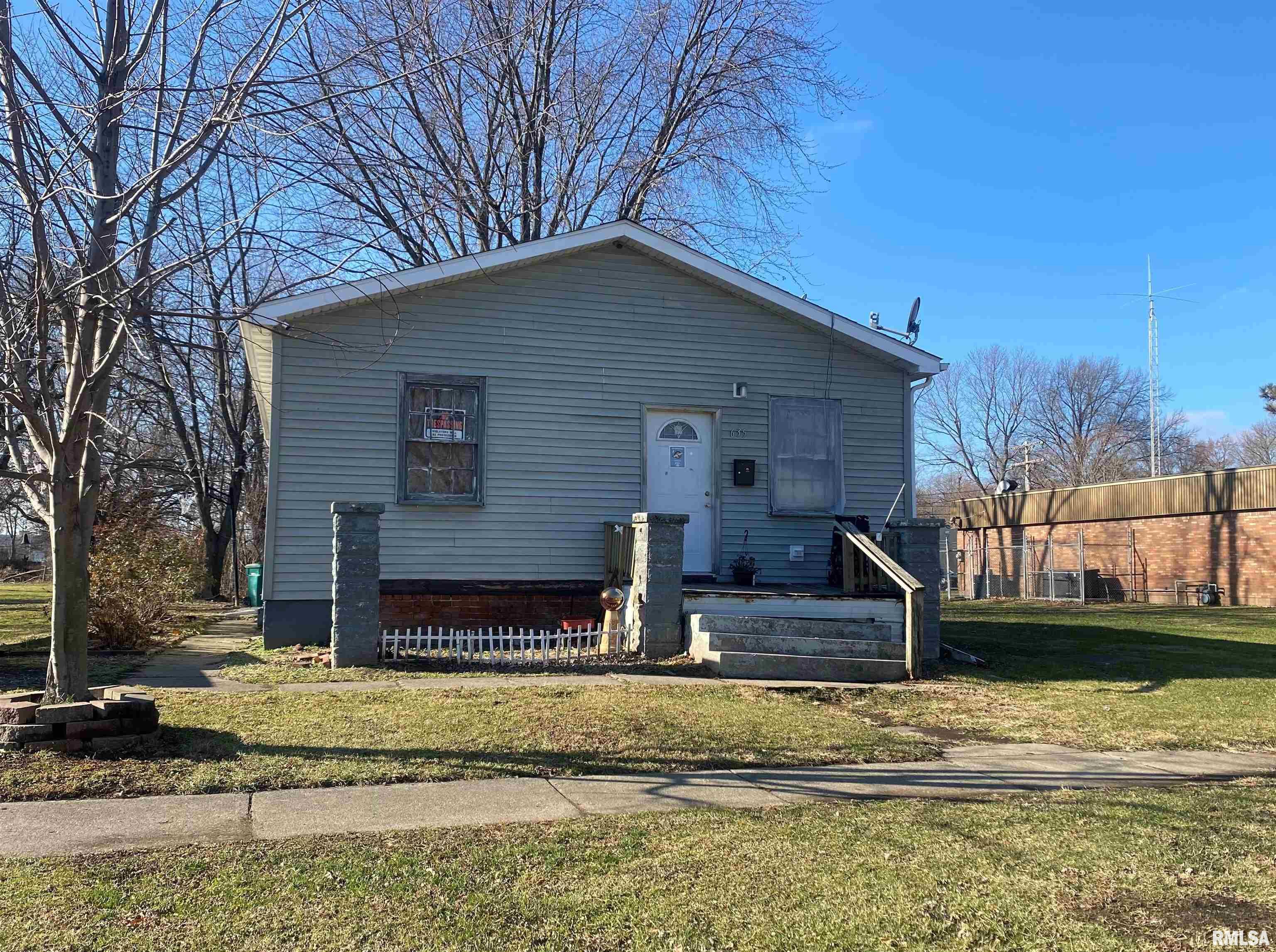 635 North 15th Street Springfield, IL 62702 - Photo 2 of 3