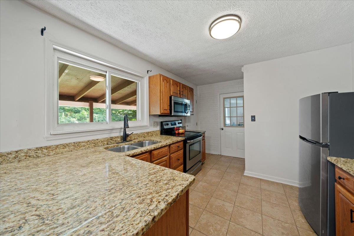 102 Hillcrest Road Aurora, IN 47001 - Photo 9 of 36 Gallery Image 9