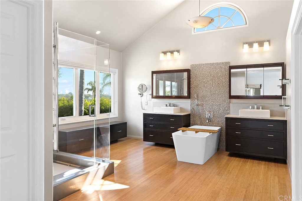 34 New Haven Laguna Niguel, CA 92677 - Photo 20 of 35 a spacious bathroom with a tub sink and mirror