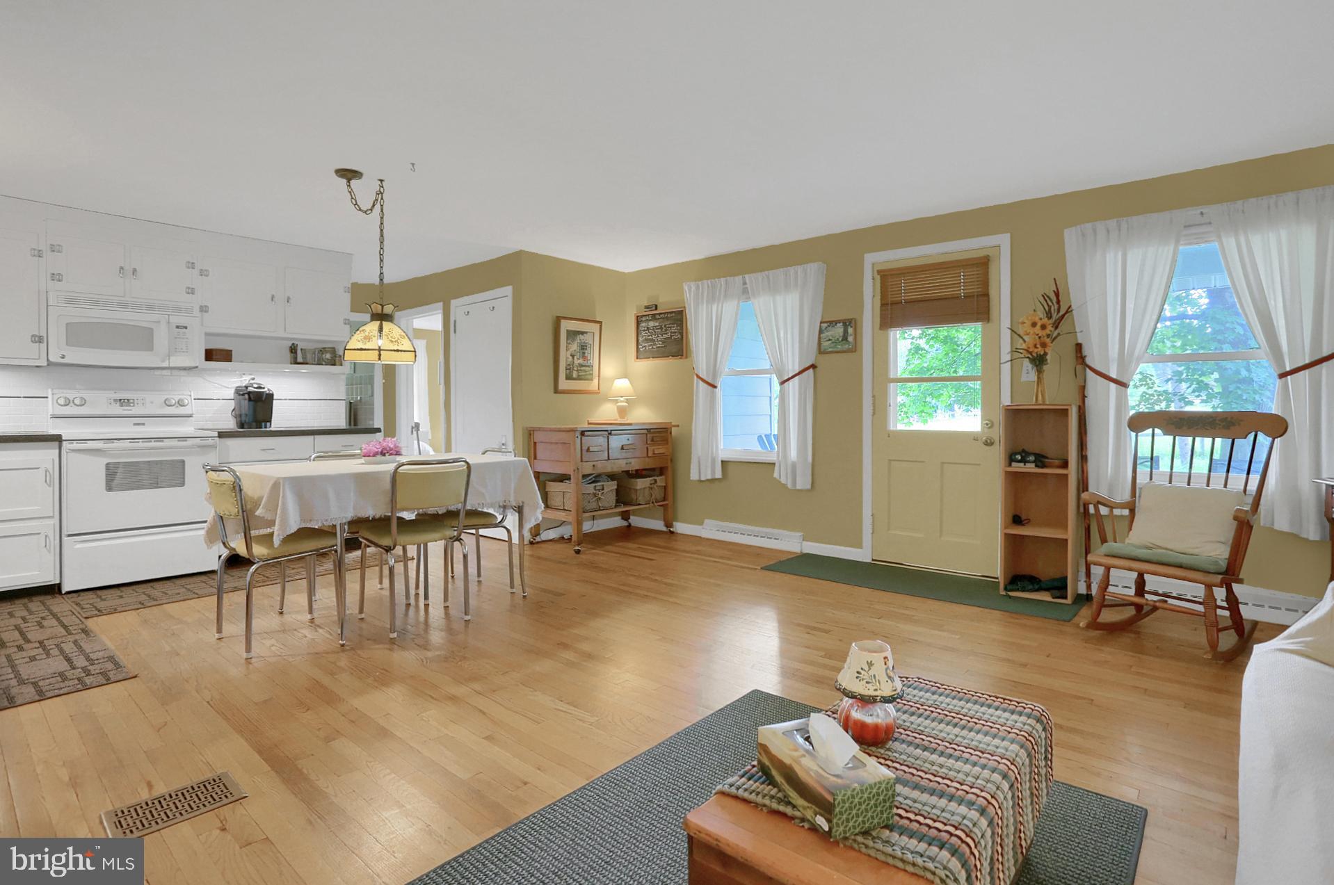 731 Vinemont Road Reinholds, PA 17569 - Photo 17 of 60 Kitchen/dining area