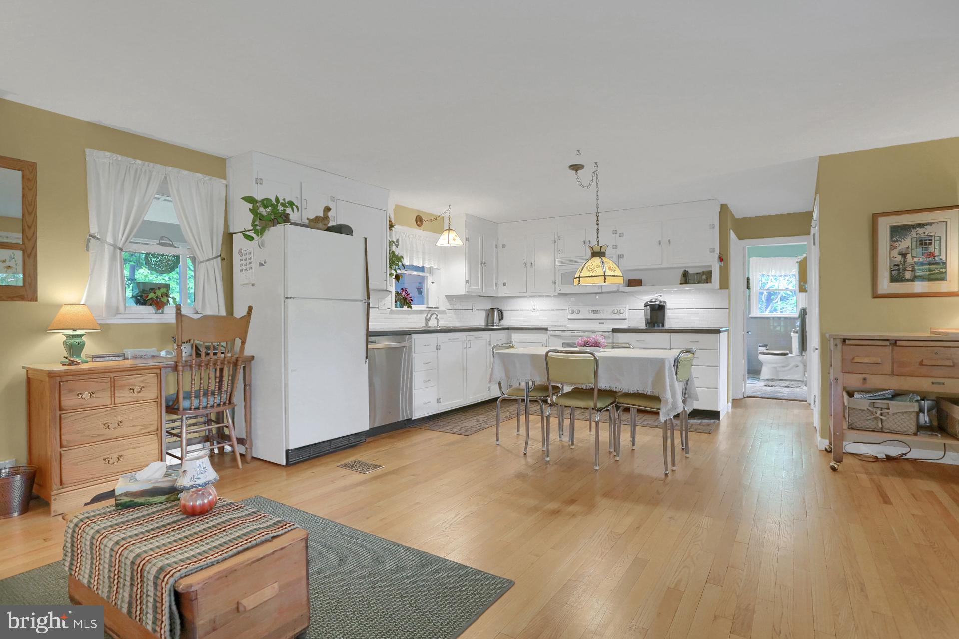 731 Vinemont Road Reinholds, PA 17569 - Photo 18 of 60 Kitchen/dining area