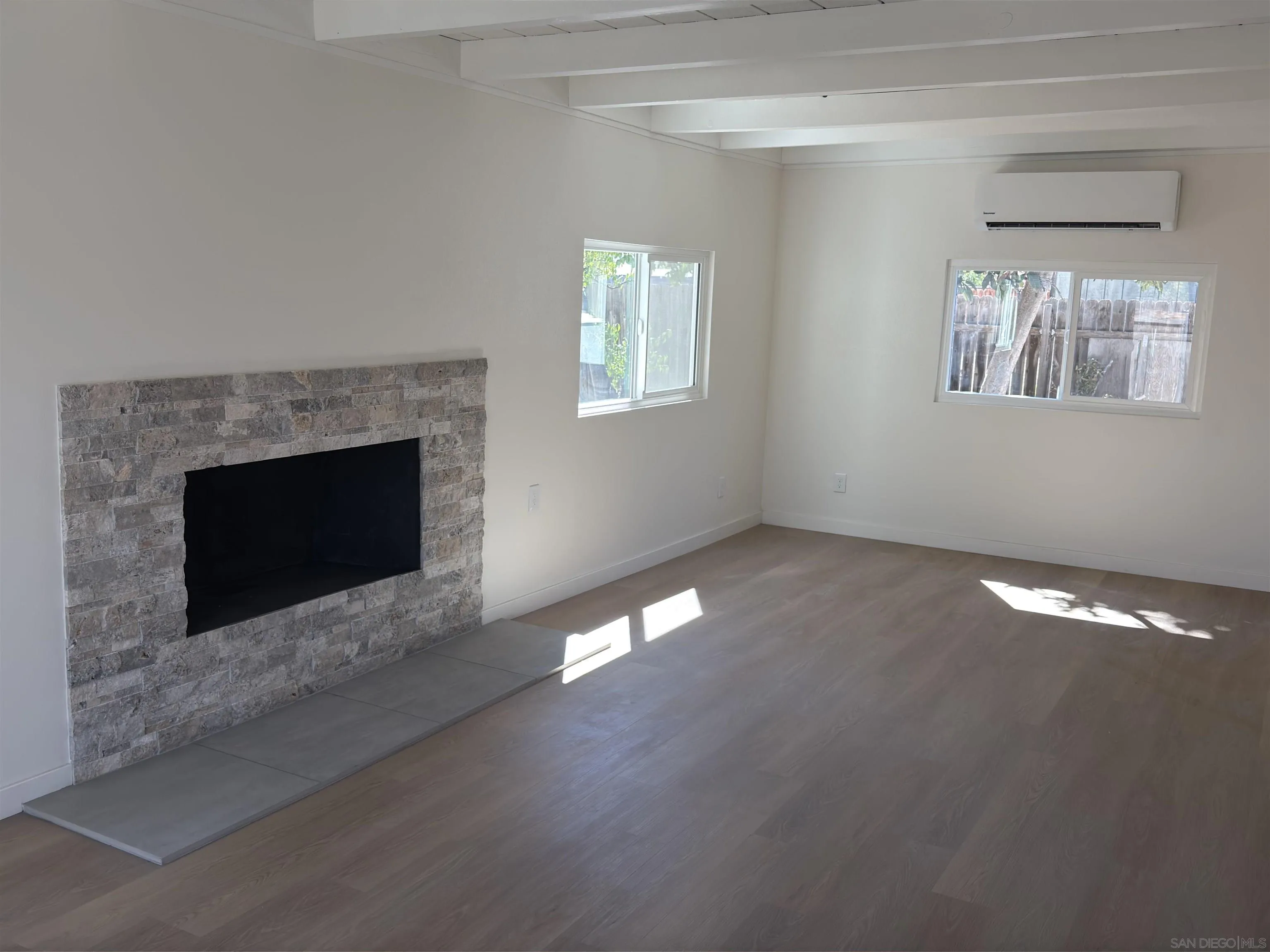 9759 Abbeywood Road Santee, CA 92071 - Photo 6 of 24 Gallery Image 6
