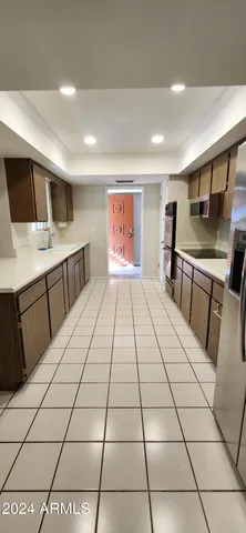 a view of livingroom with furniture