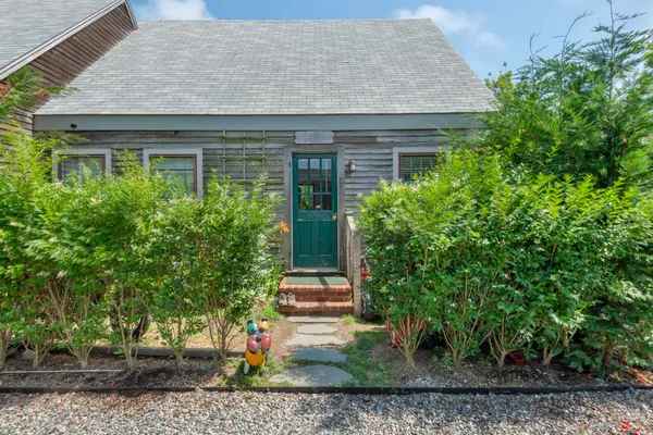 $2,450,000 | 21 A Pine Grove Lane, Unit 2, Nantucket, MA 02554