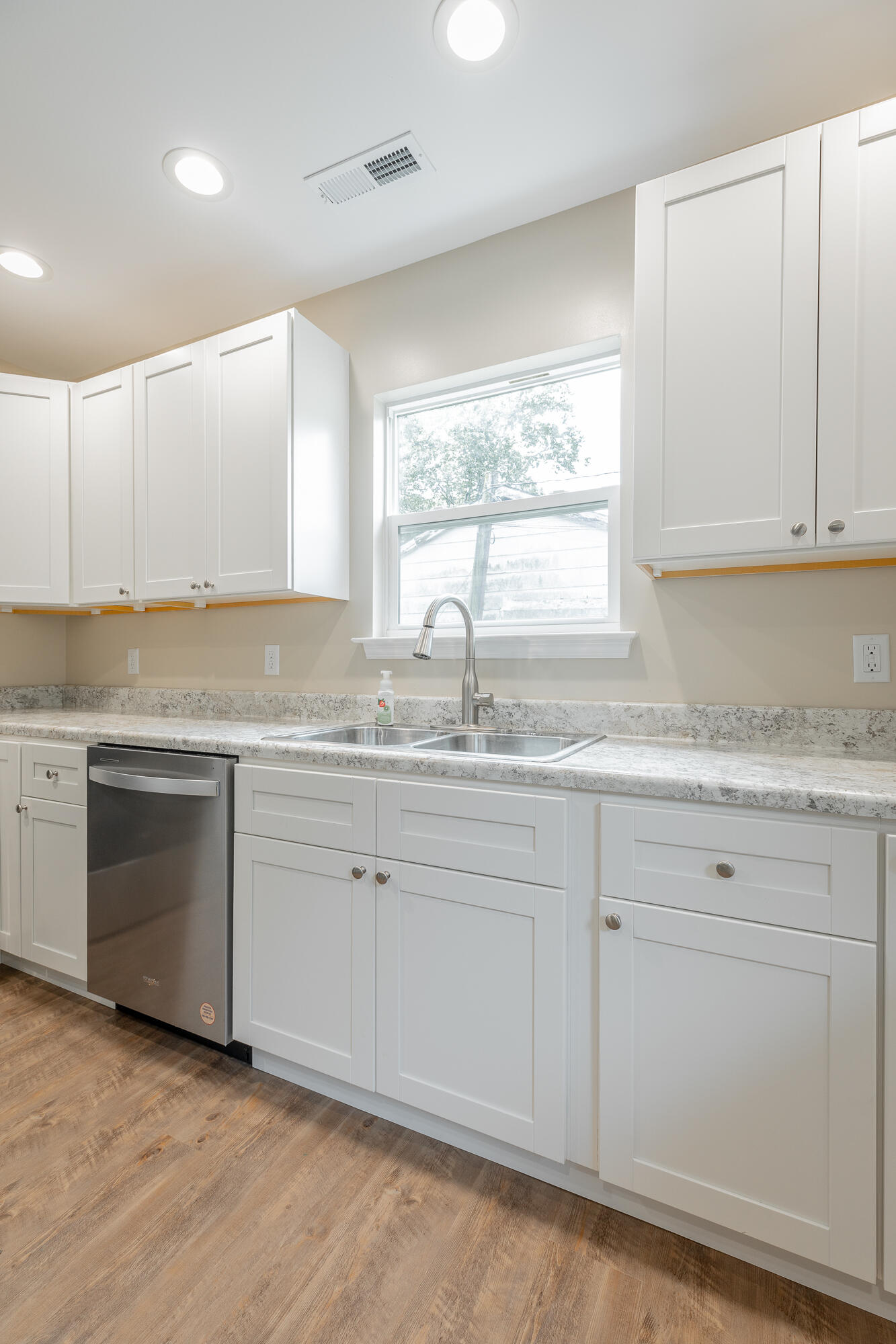8430 Springfield Road Soddy Daisy, TN 37379 - Photo 21 of 53 8340 Springfield Road HD-16