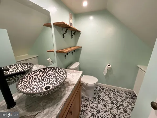 $2,995 | 3719 Ingalls Avenue, Alexandria, VA 22302