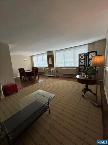 $229,900 | 2150 Center, Unit 6F, Fort Lee, NJ 07024