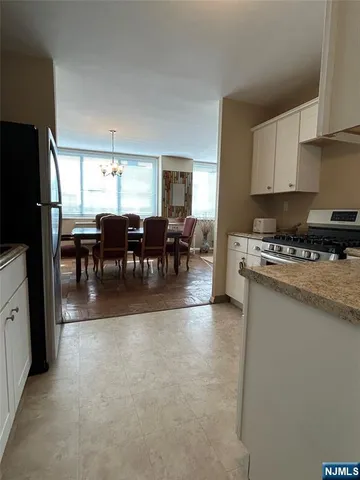 $229,900 | 2150 Center, Unit 6F, Fort Lee, NJ 07024