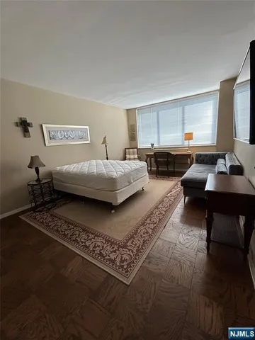 $229,900 | 2150 Center, Unit 6F, Fort Lee, NJ 07024