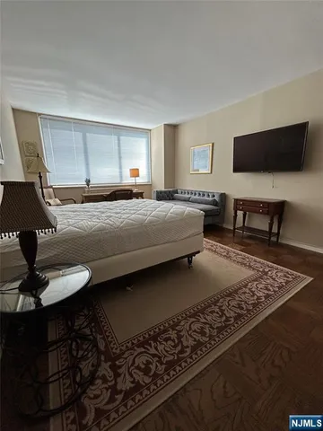 $229,900 | 2150 Center, Unit 6F, Fort Lee, NJ 07024